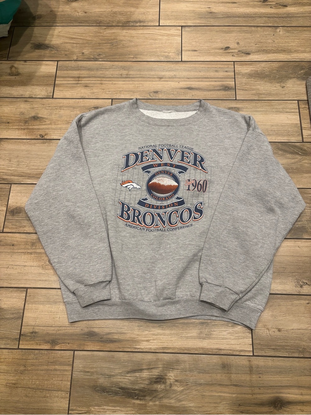 Vintage 90s Denver Broncos Graphic Crewneck Sweatshirt Grey Boxy Fit Size XL